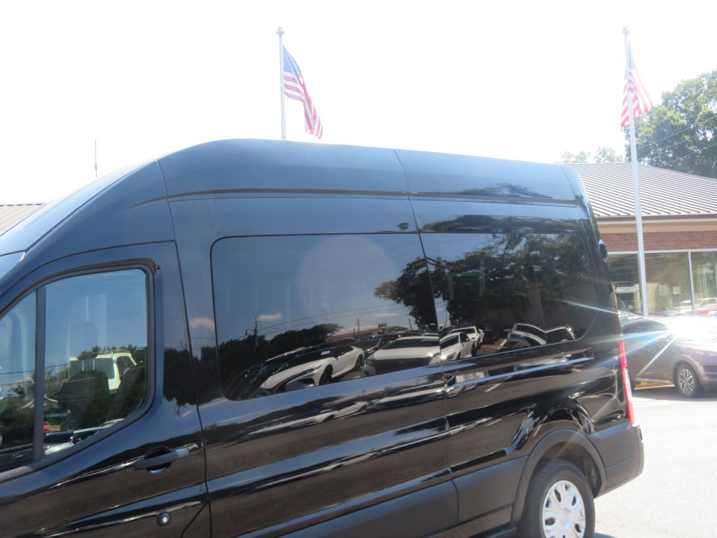 Photo 73 of this FORD TRANSIT 15 pass