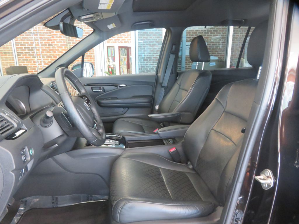 Photo 15 of this HONDA PASSPORT