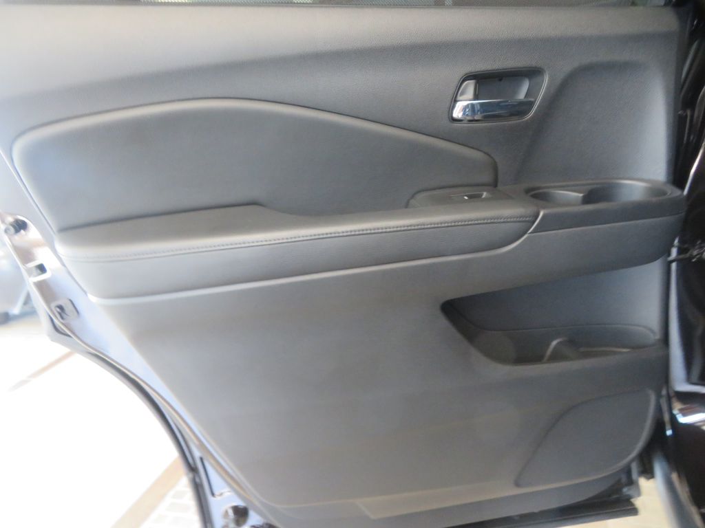 Photo 17 of this HONDA PASSPORT