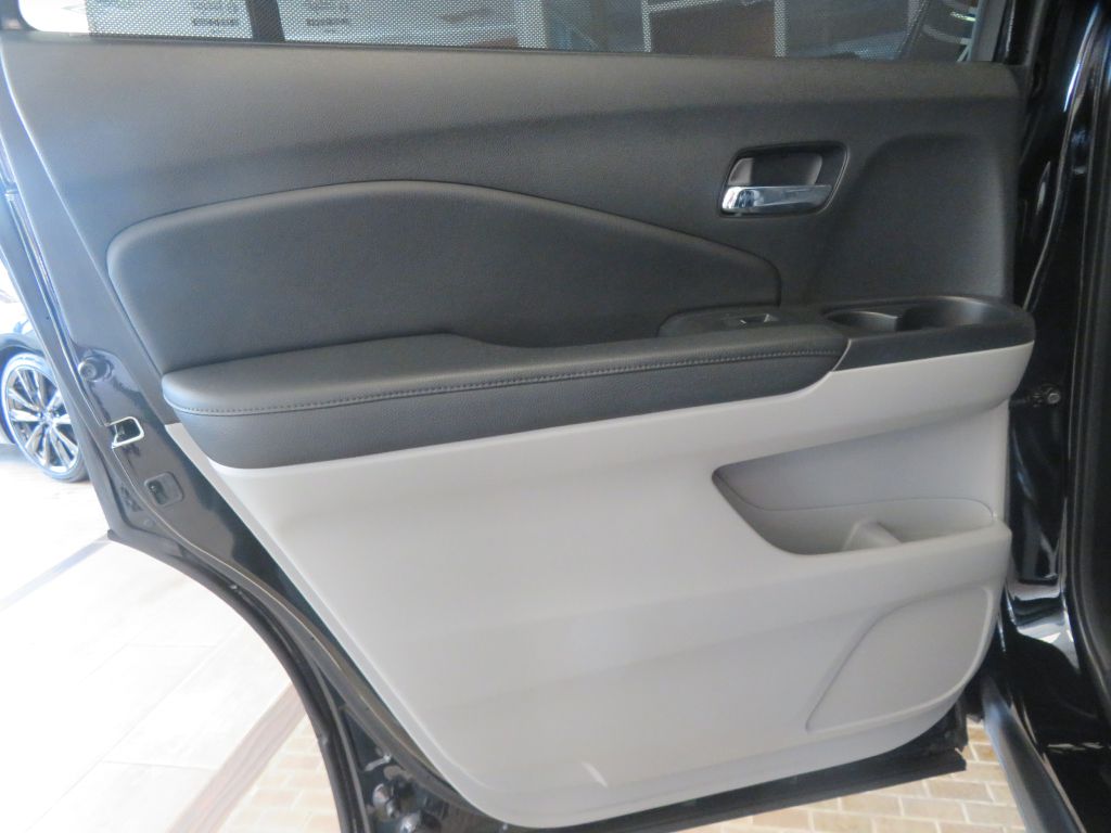 Photo 17 of this HONDA PILOT