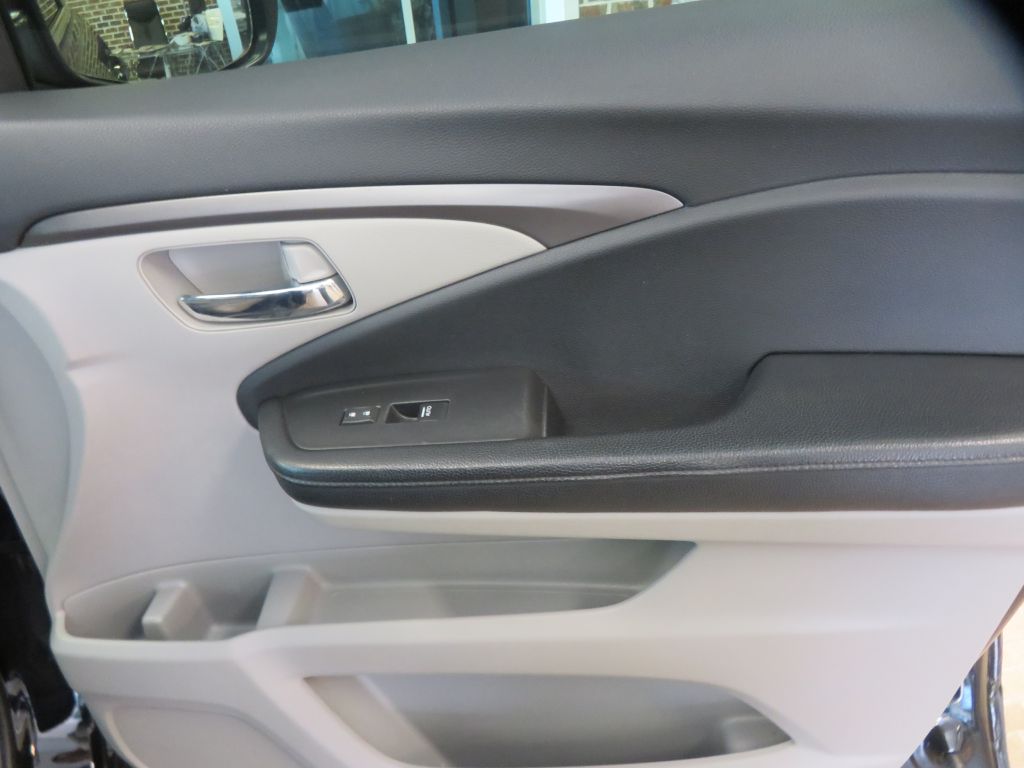 Photo 31 of this HONDA PILOT