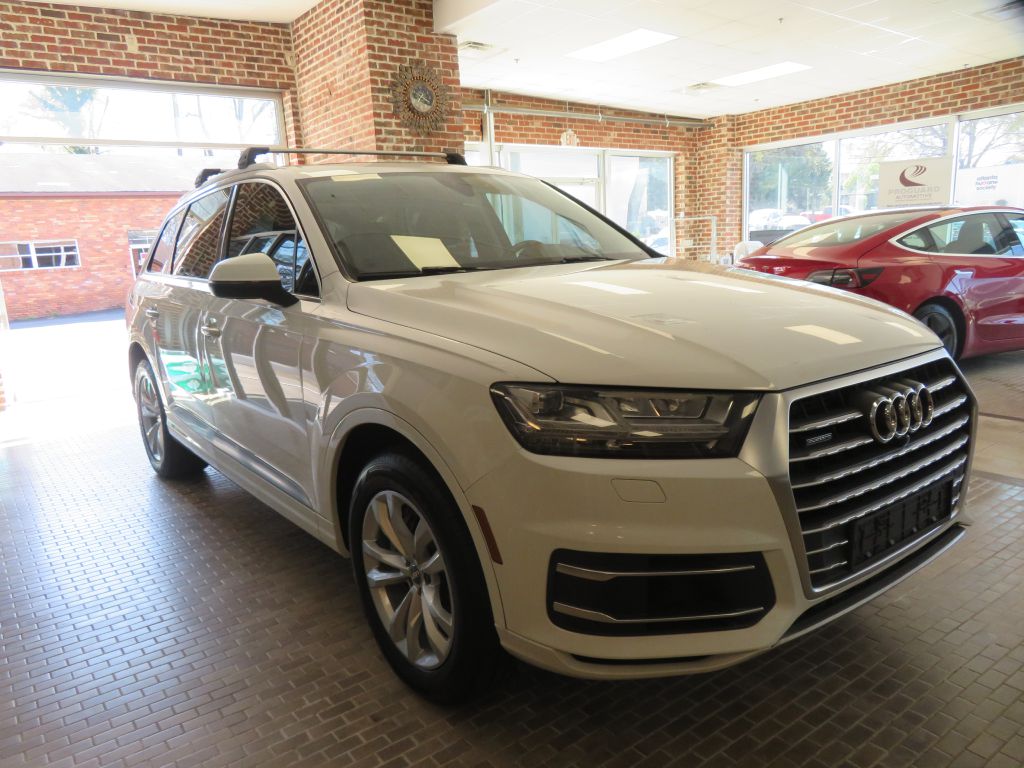 Photo 3 of this AUDI Q7