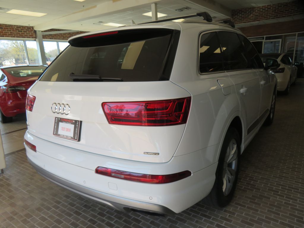 Photo 4 of this AUDI Q7