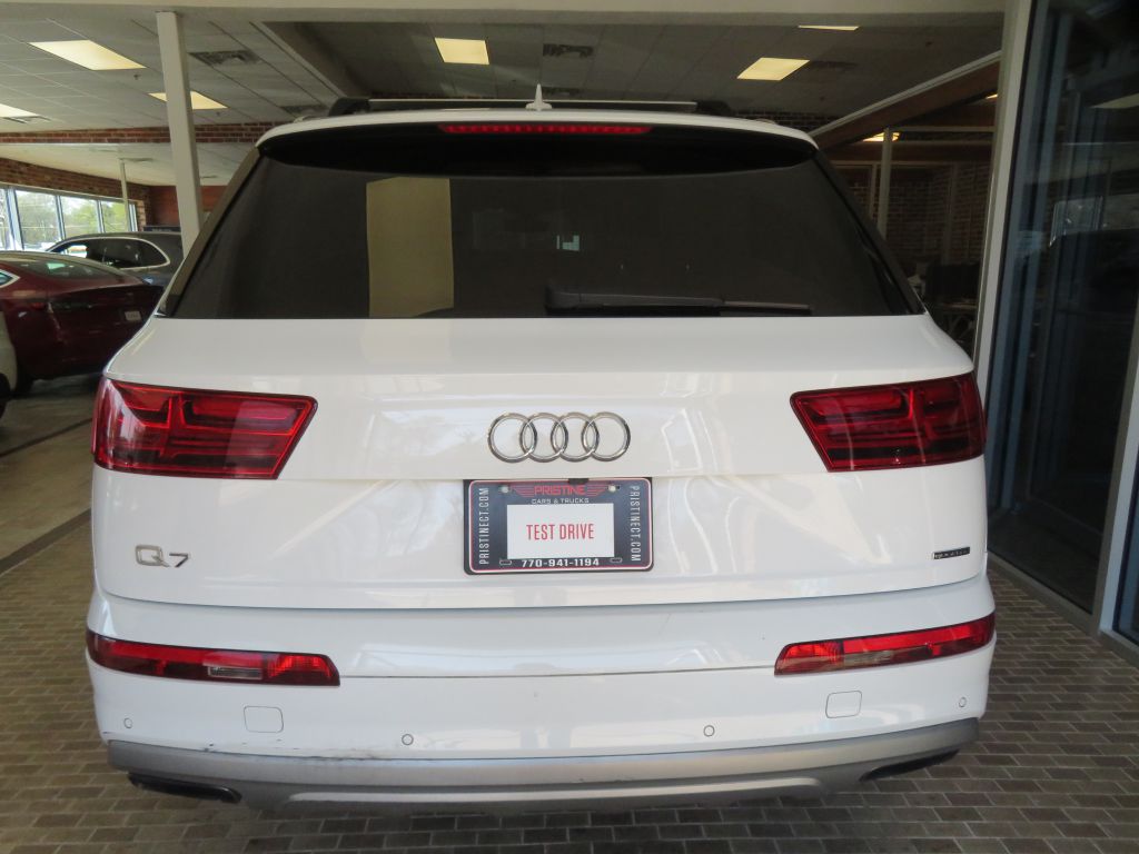 Photo 5 of this AUDI Q7