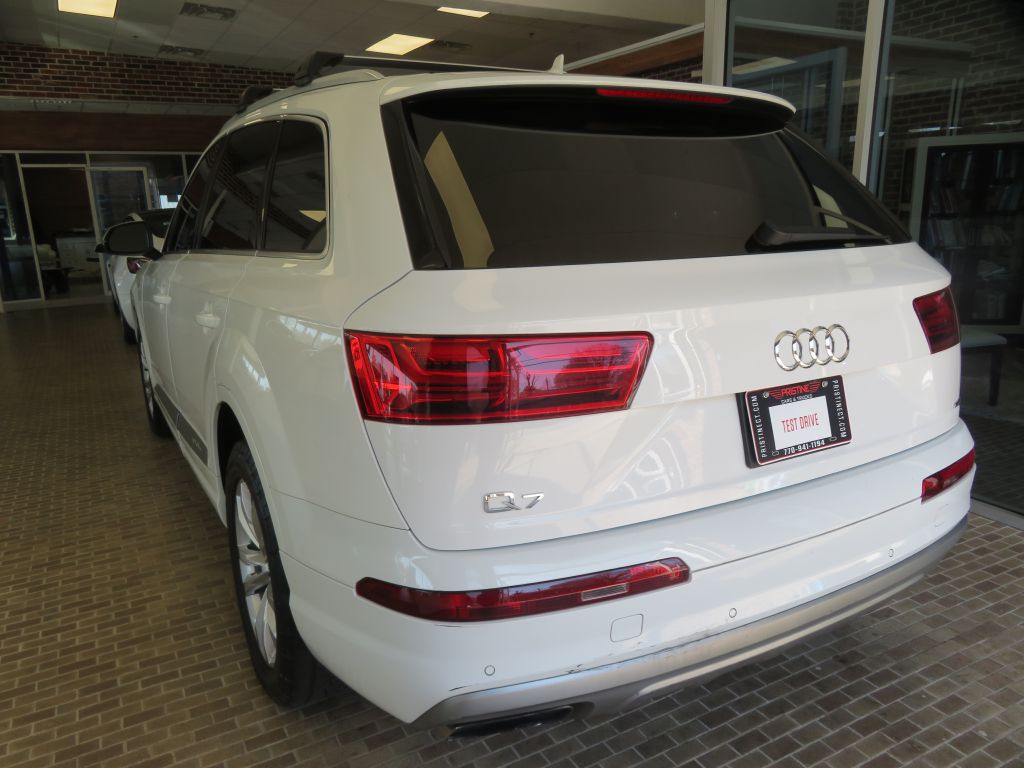 Photo 6 of this AUDI Q7