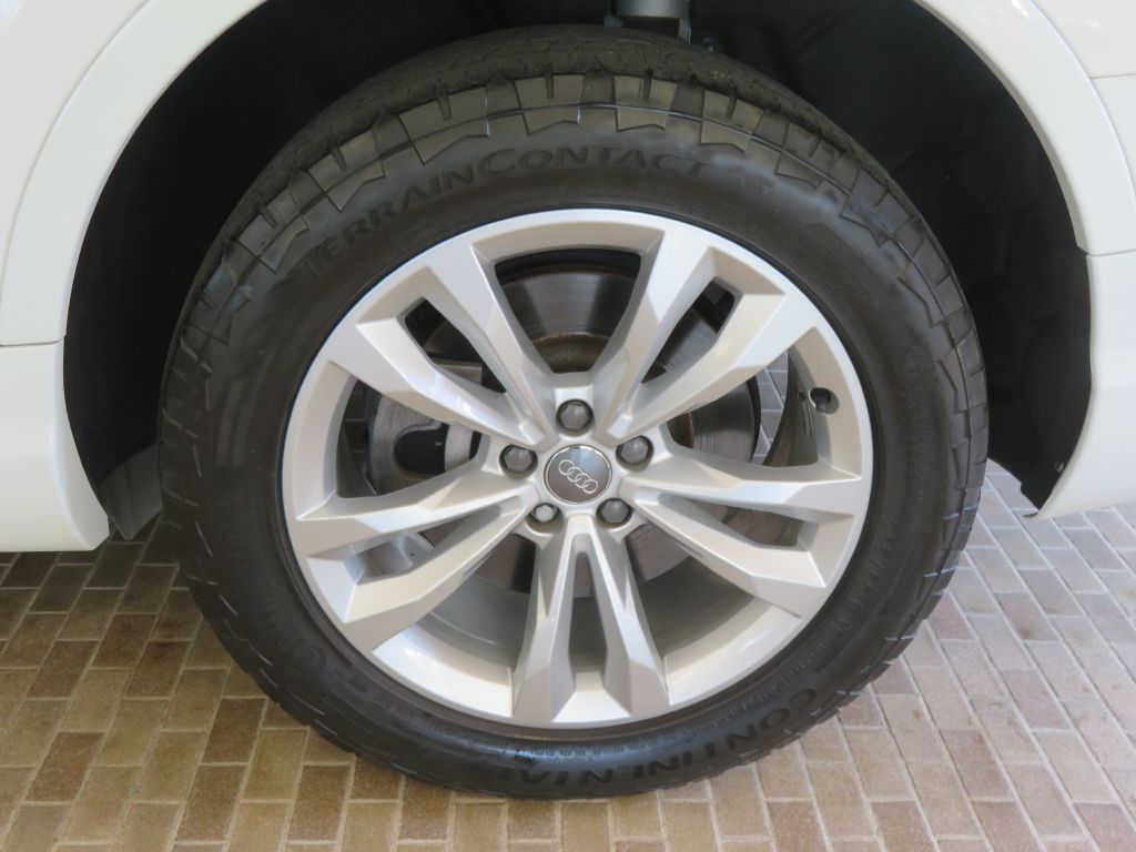 Photo 8 of this AUDI Q7