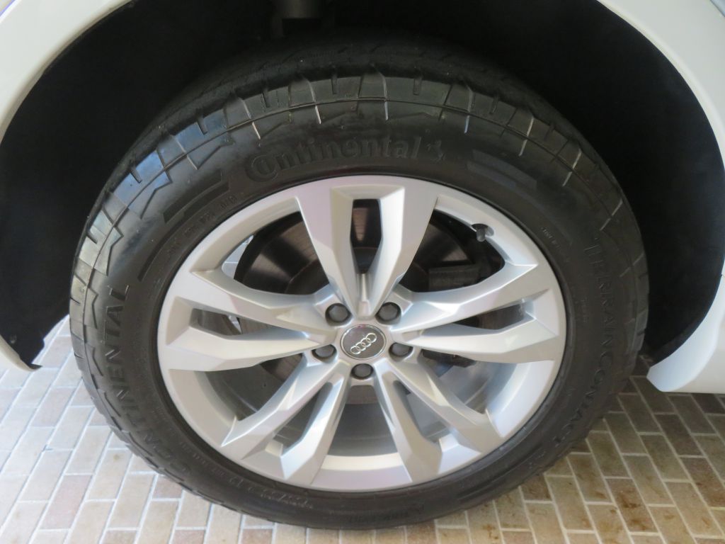 Photo 9 of this AUDI Q7