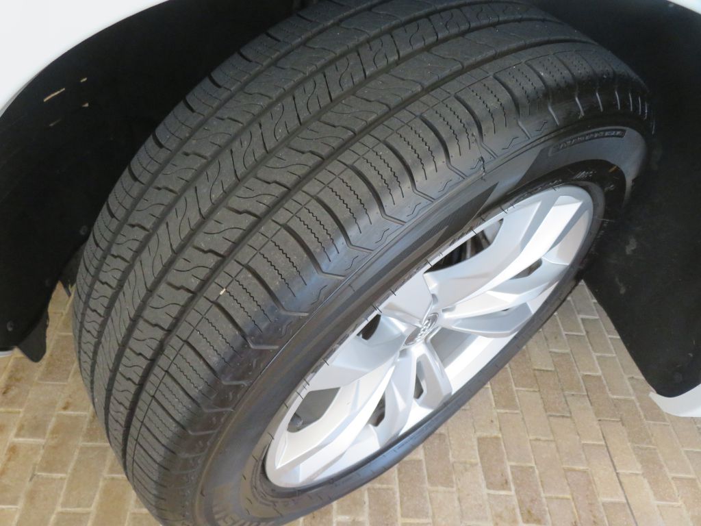 Photo 11 of this AUDI Q7