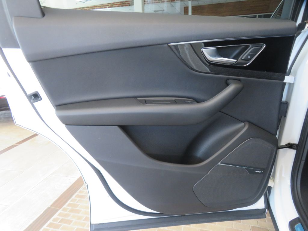 Photo 17 of this AUDI Q7