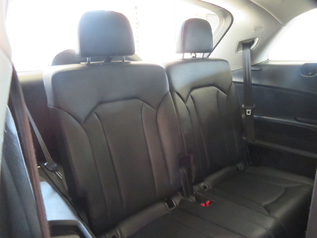 Photo 24 of this AUDI Q7