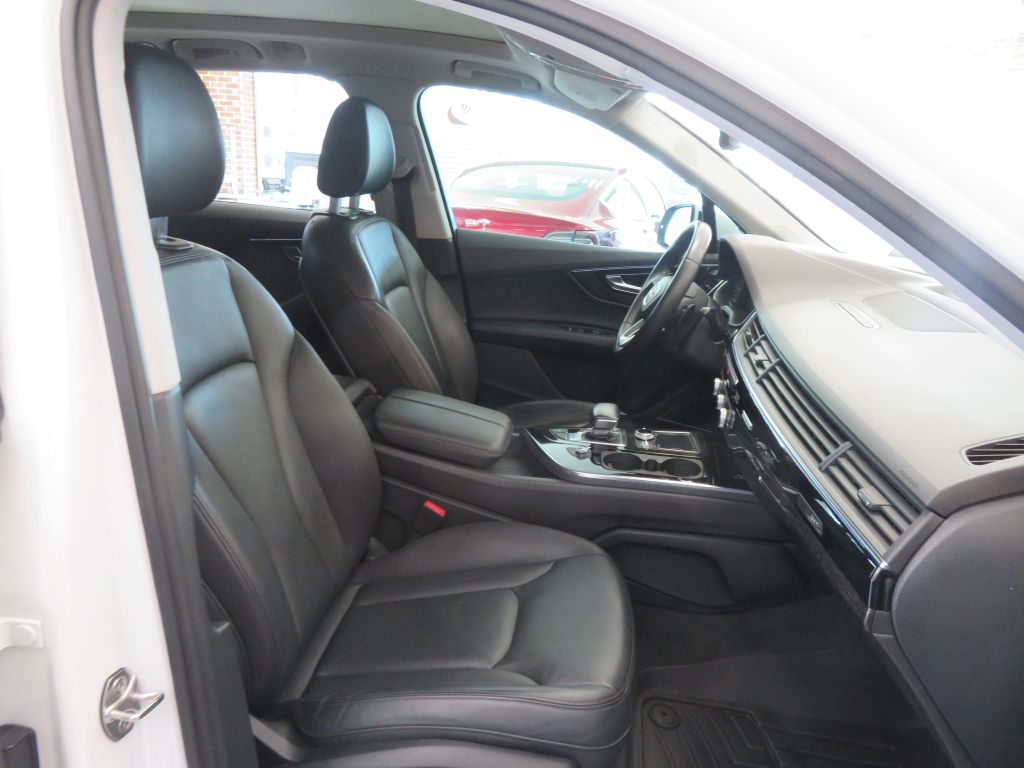 Photo 27 of this AUDI Q7
