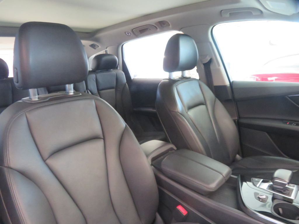 Photo 29 of this AUDI Q7