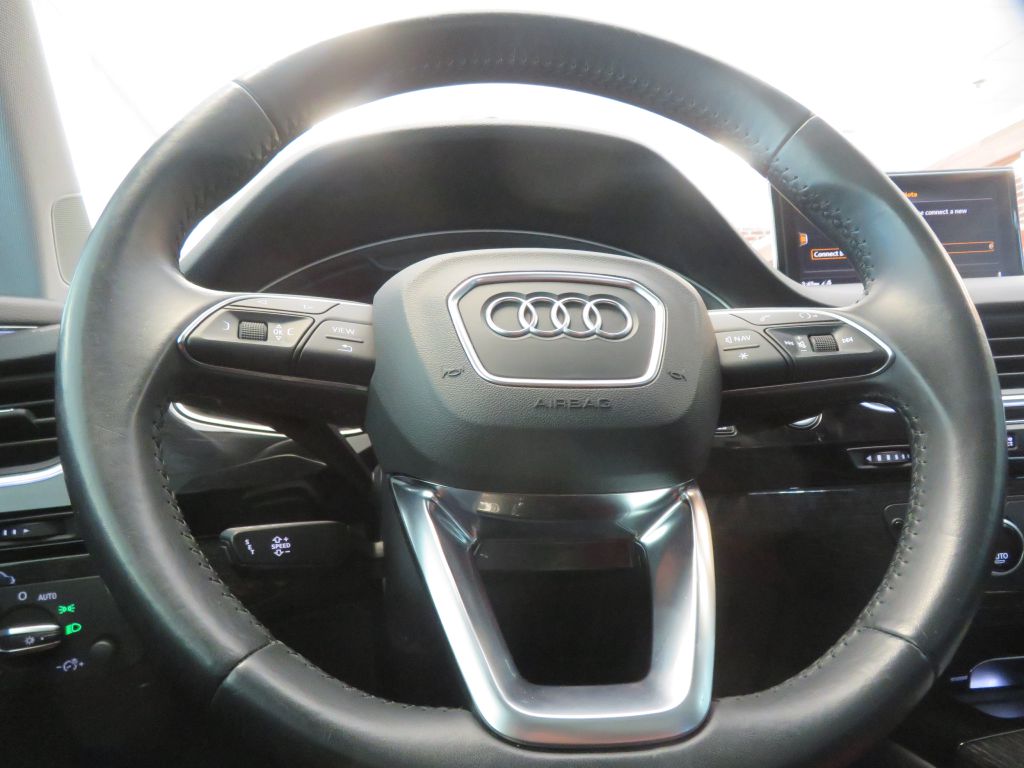Photo 31 of this AUDI Q7