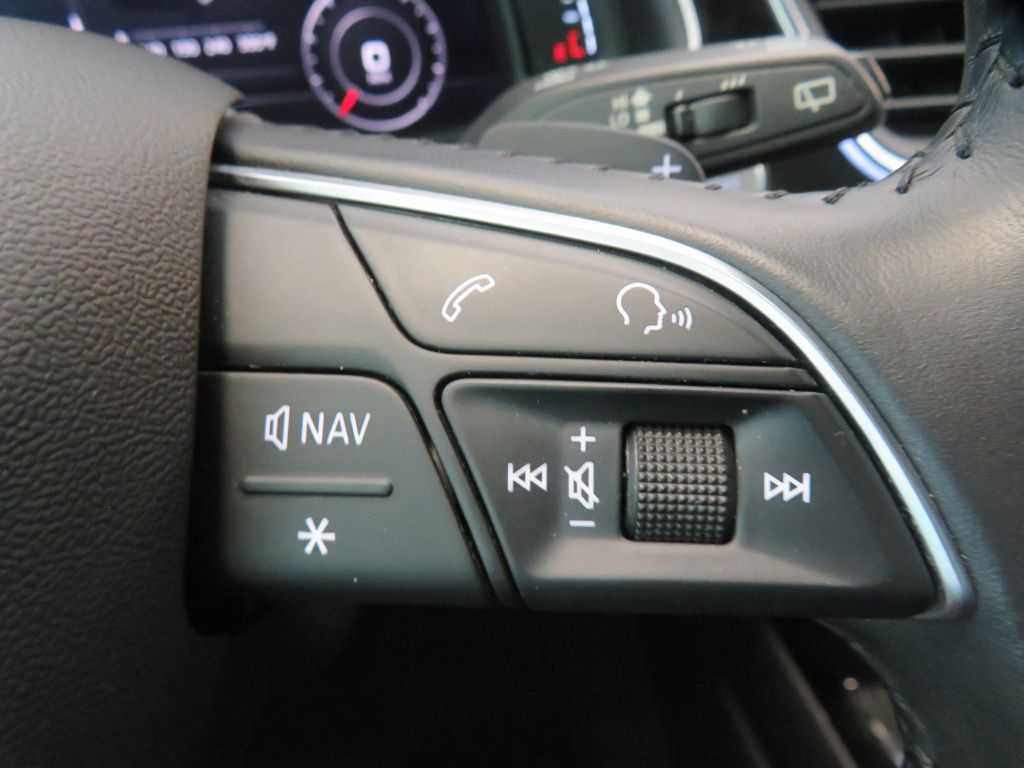 Photo 35 of this AUDI Q7