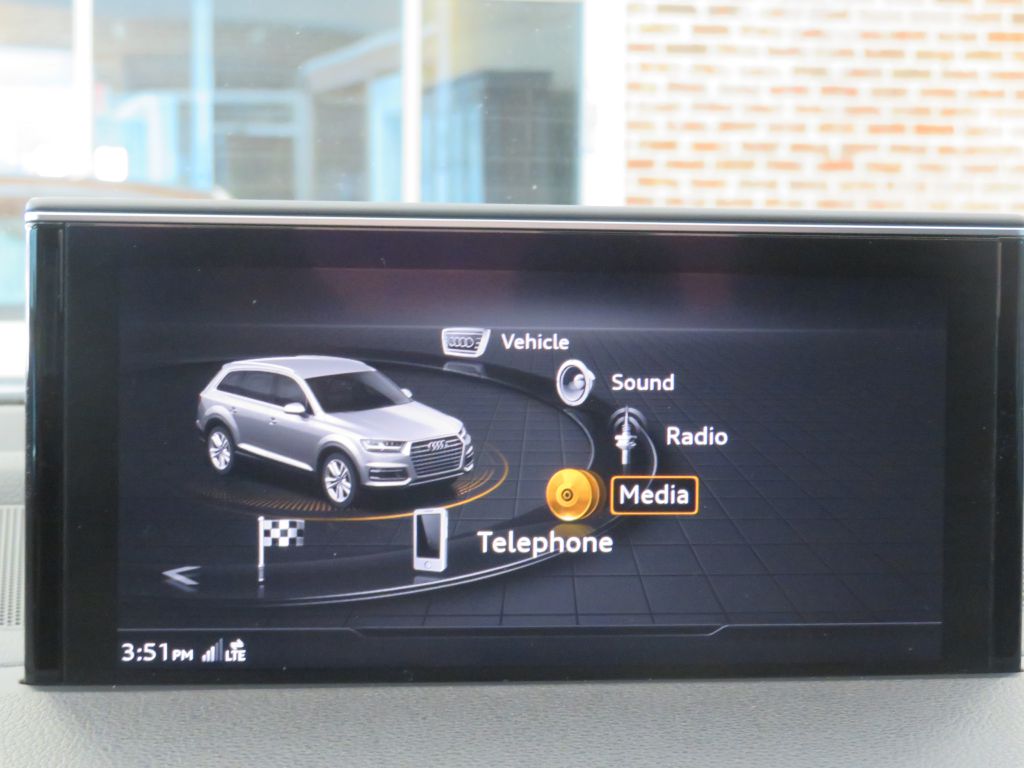 Photo 37 of this AUDI Q7