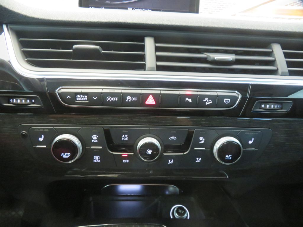Photo 44 of this AUDI Q7