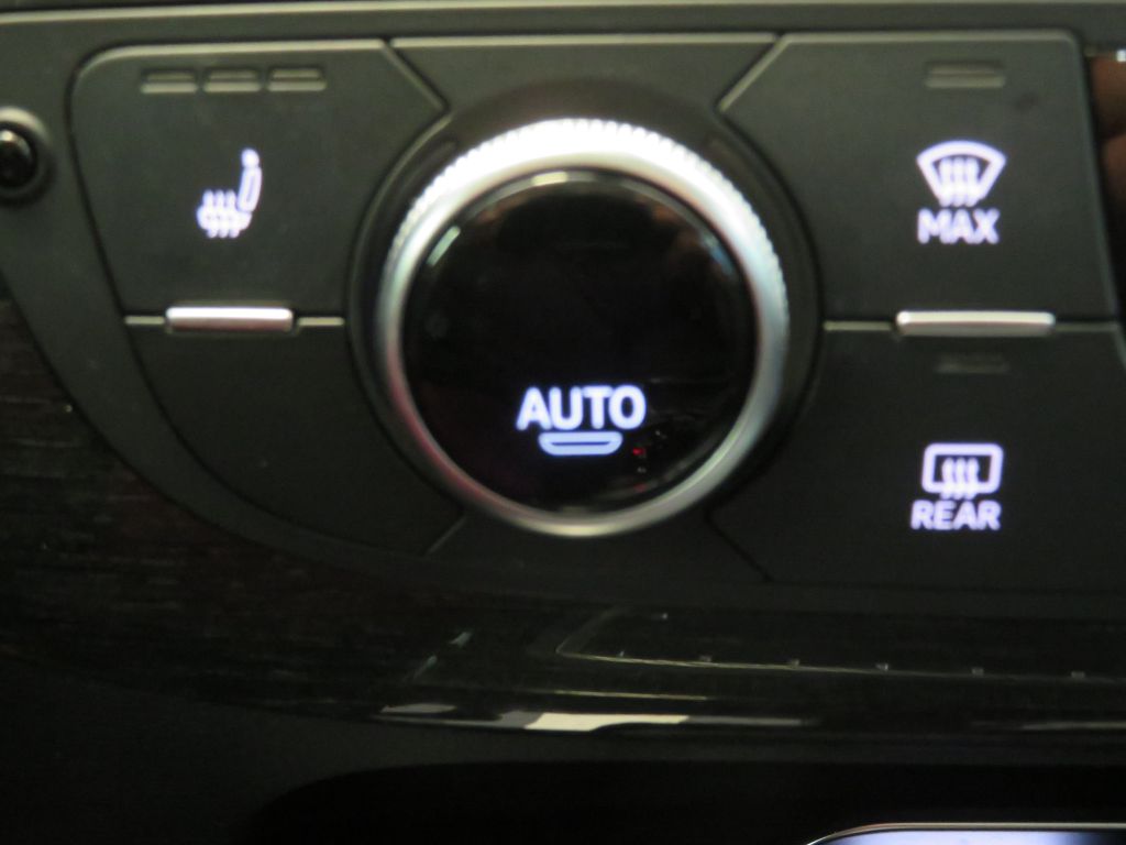 Photo 45 of this AUDI Q7