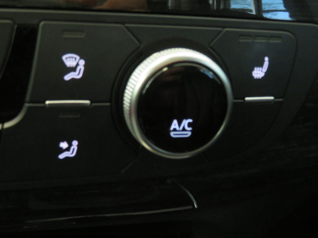 Photo 46 of this AUDI Q7