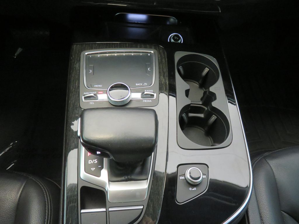 Photo 47 of this AUDI Q7