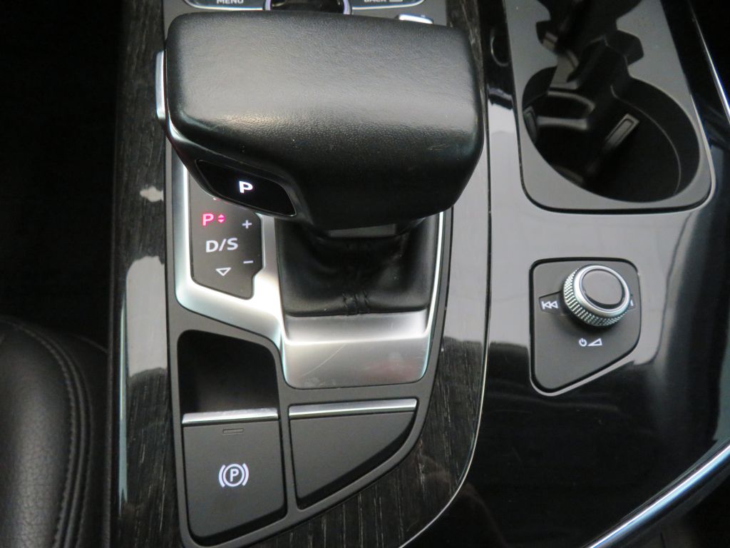 Photo 49 of this AUDI Q7