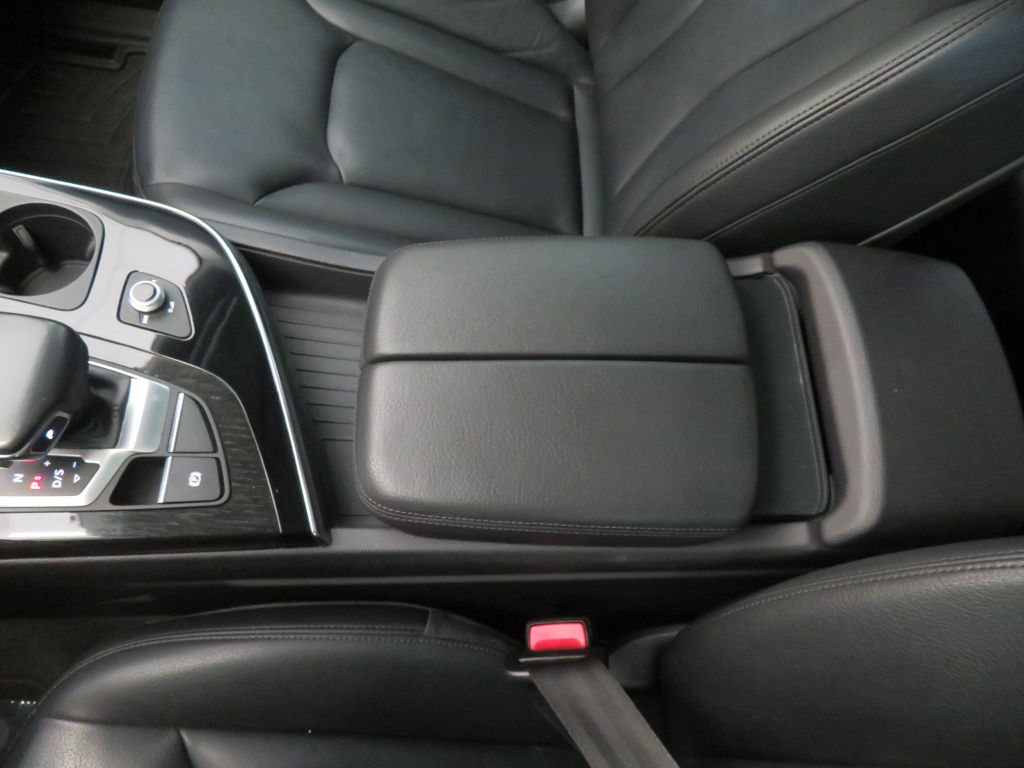 Photo 50 of this AUDI Q7
