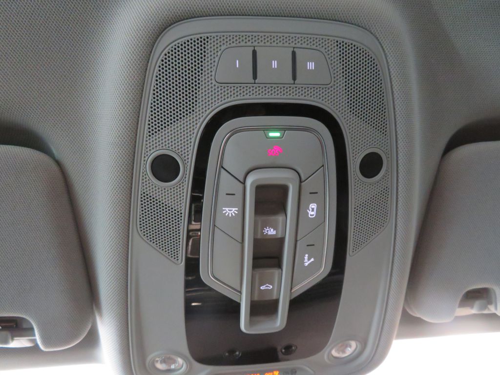Photo 52 of this AUDI Q7
