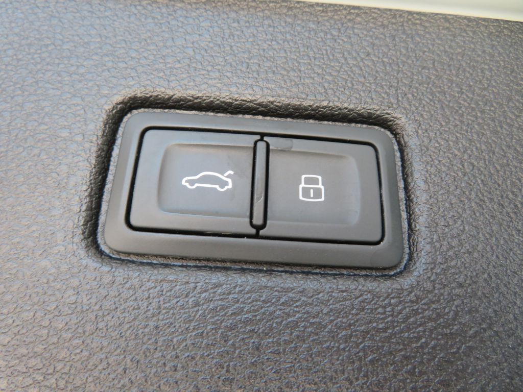 Photo 59 of this AUDI Q7