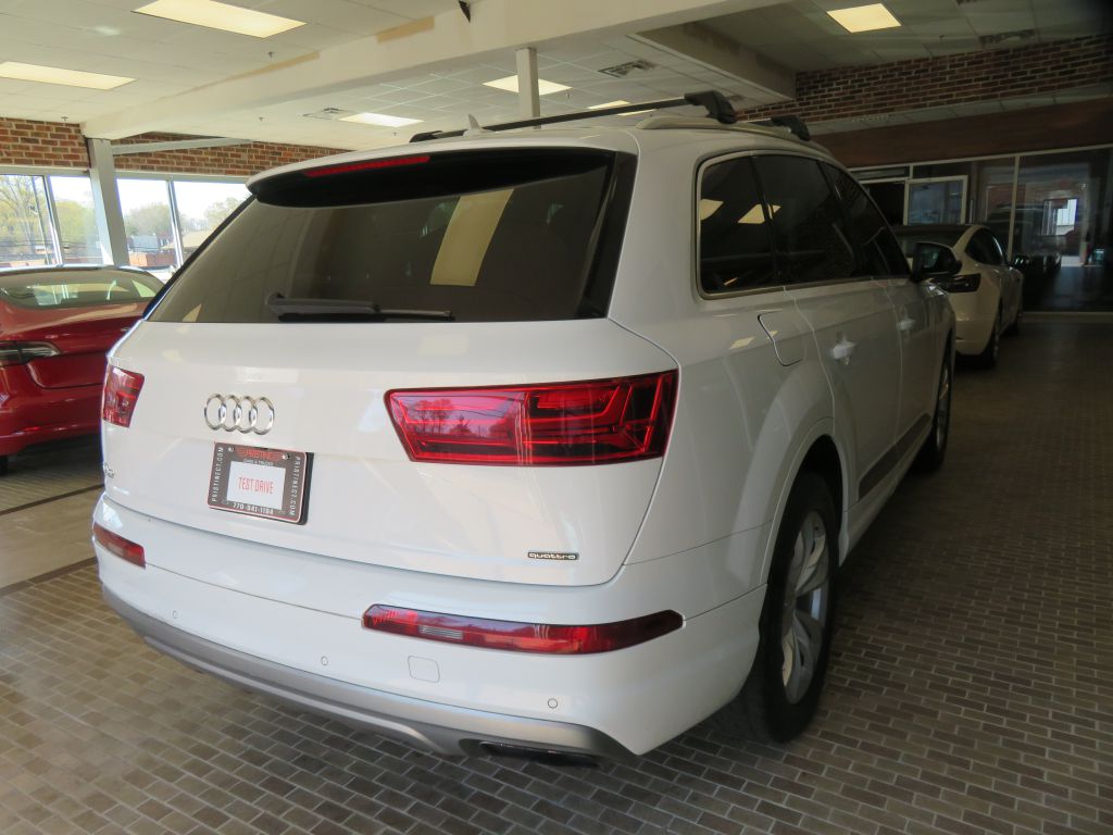 Photo 71 of this AUDI Q7