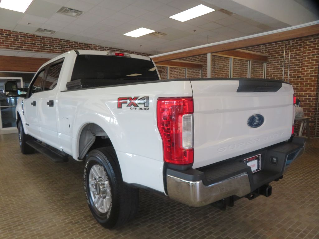 Photo 6 of this FORD F250 XLT