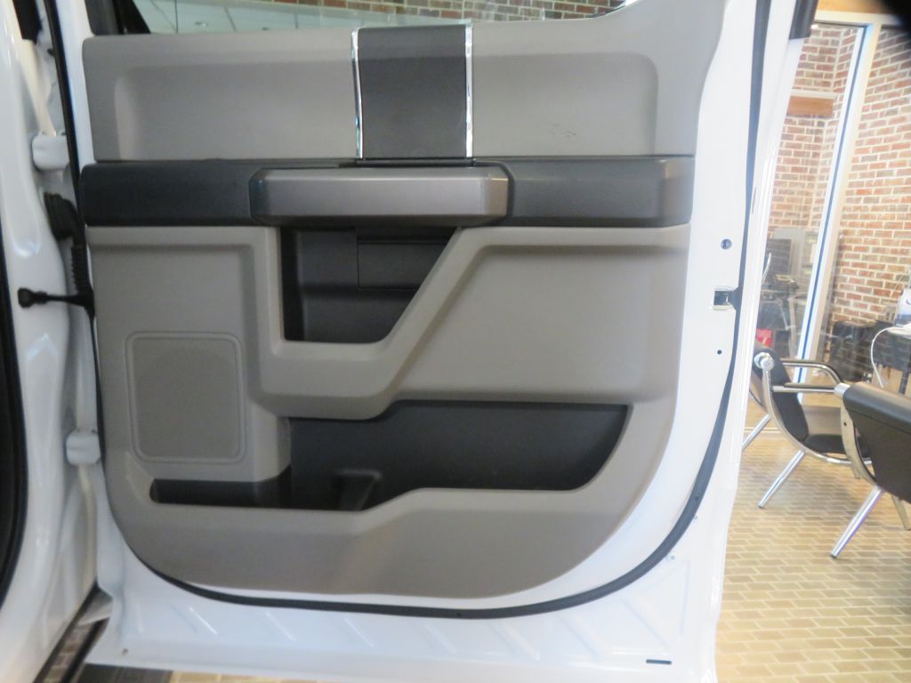 Photo 19 of this FORD F250 XLT
