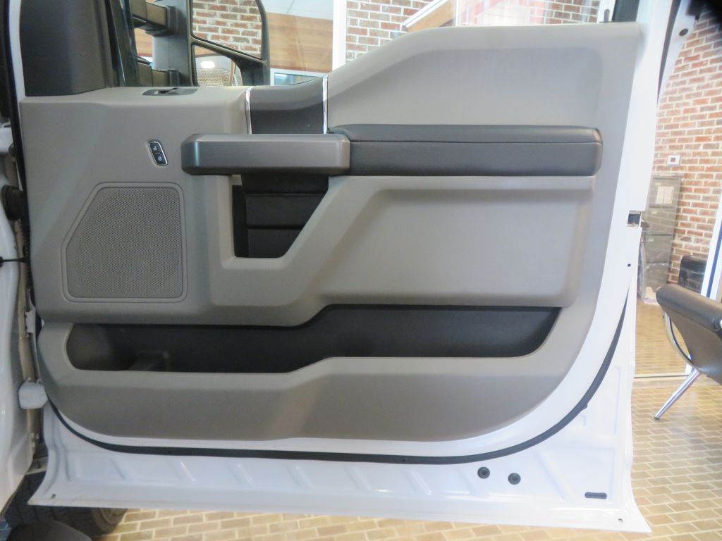 Photo 22 of this FORD F250 XLT