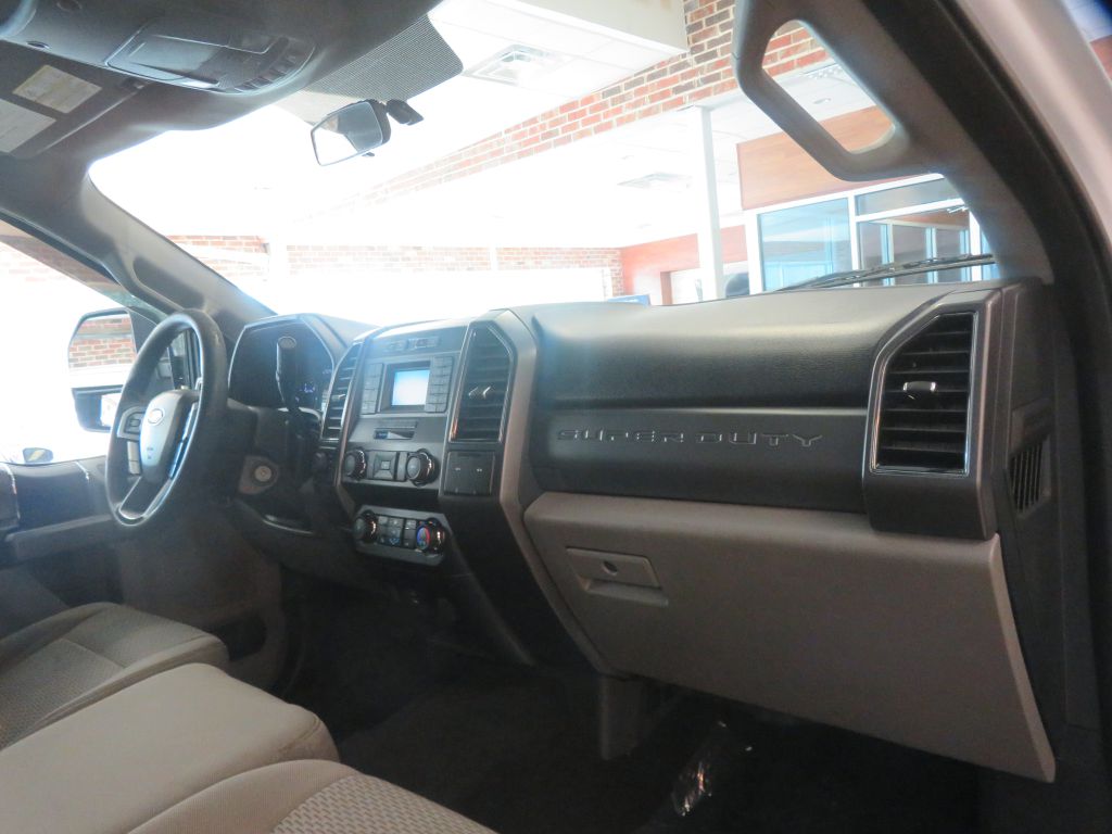 Photo 26 of this FORD F250 XLT