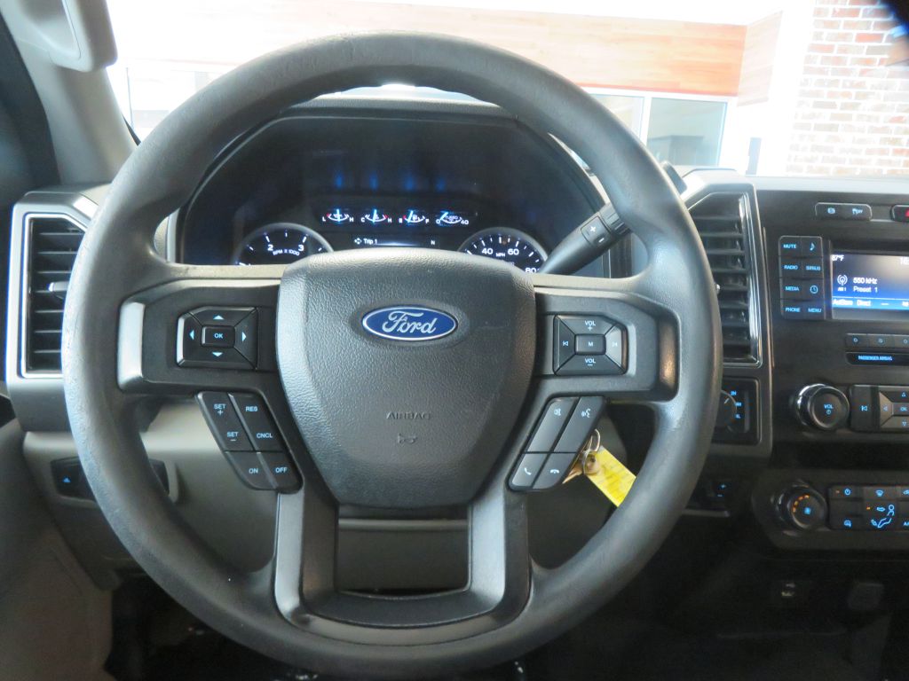 Photo 27 of this FORD F250 XLT