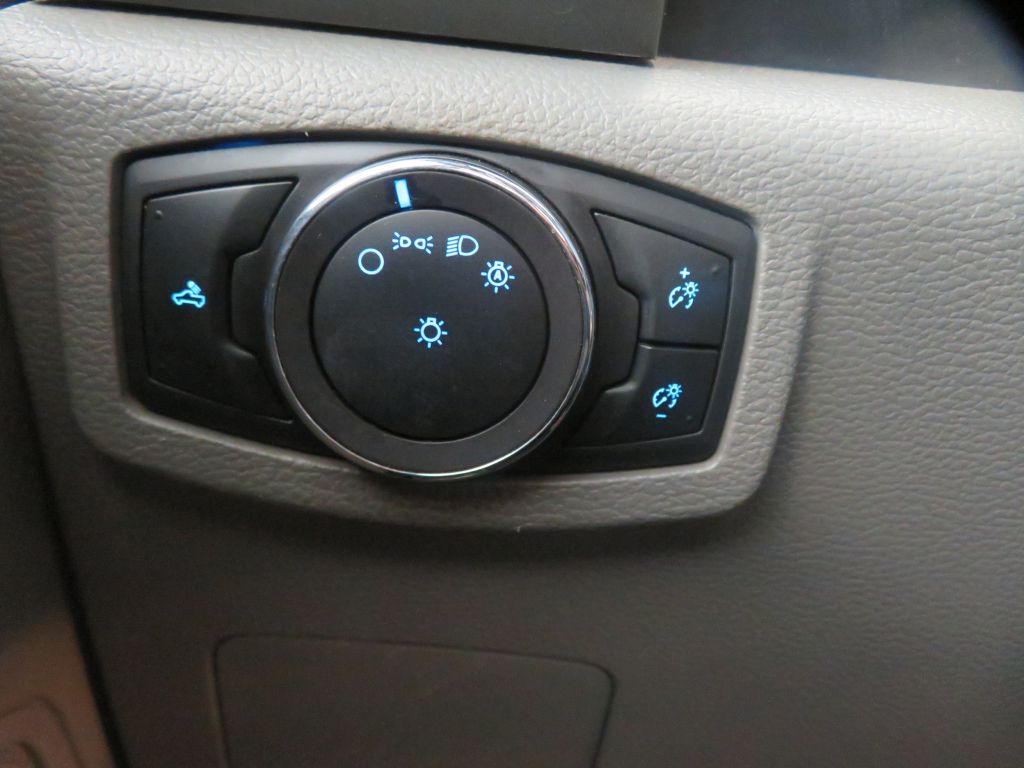 Photo 34 of this FORD F250 XLT