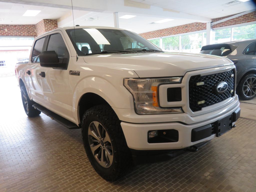 Photo 3 of this FORD F150