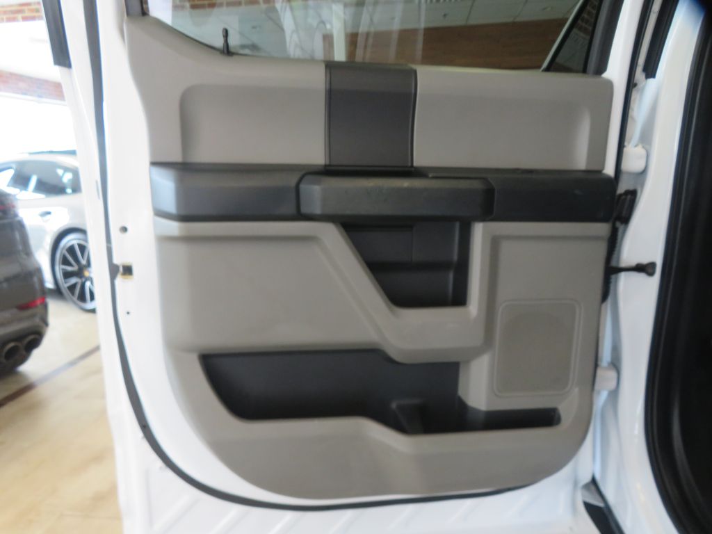 Photo 17 of this FORD F150