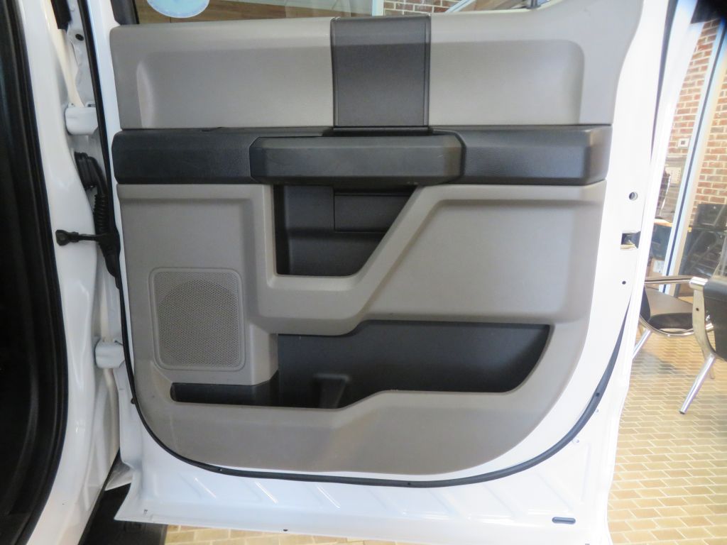 Photo 20 of this FORD F150