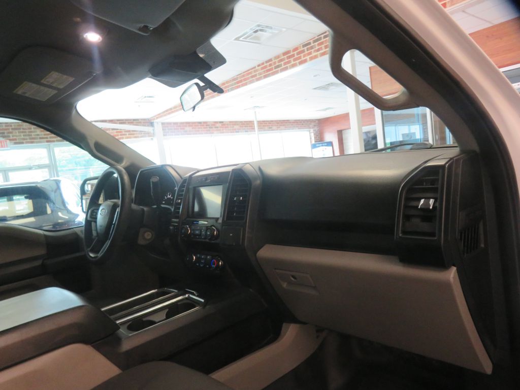 Photo 28 of this FORD F150