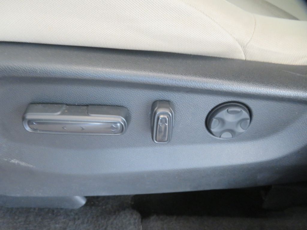Photo 16 of this HONDA CR-V