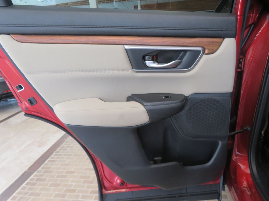Photo 17 of this HONDA CR-V