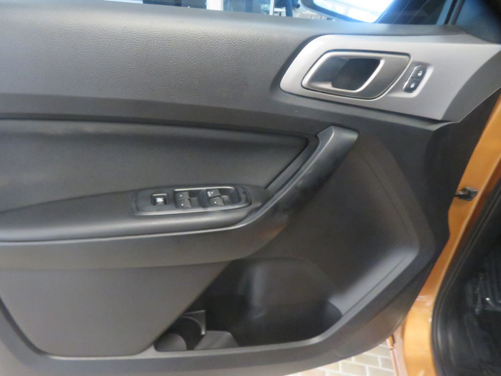 Photo 14 of this FORD RANGER