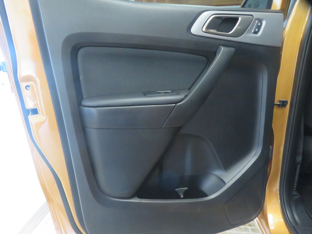 Photo 17 of this FORD RANGER