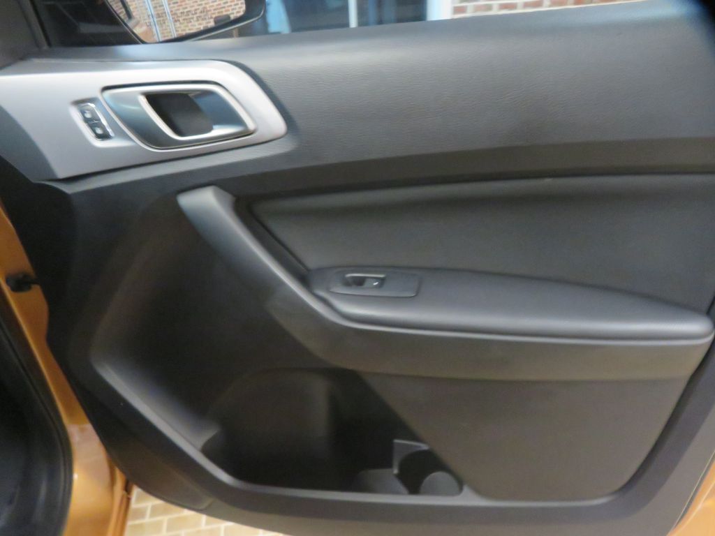 Photo 24 of this FORD RANGER
