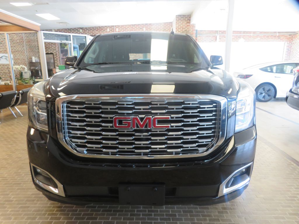 Photo 2 of this GMC YUKON XL