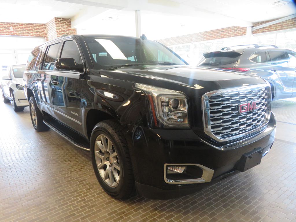 Photo 3 of this GMC YUKON XL