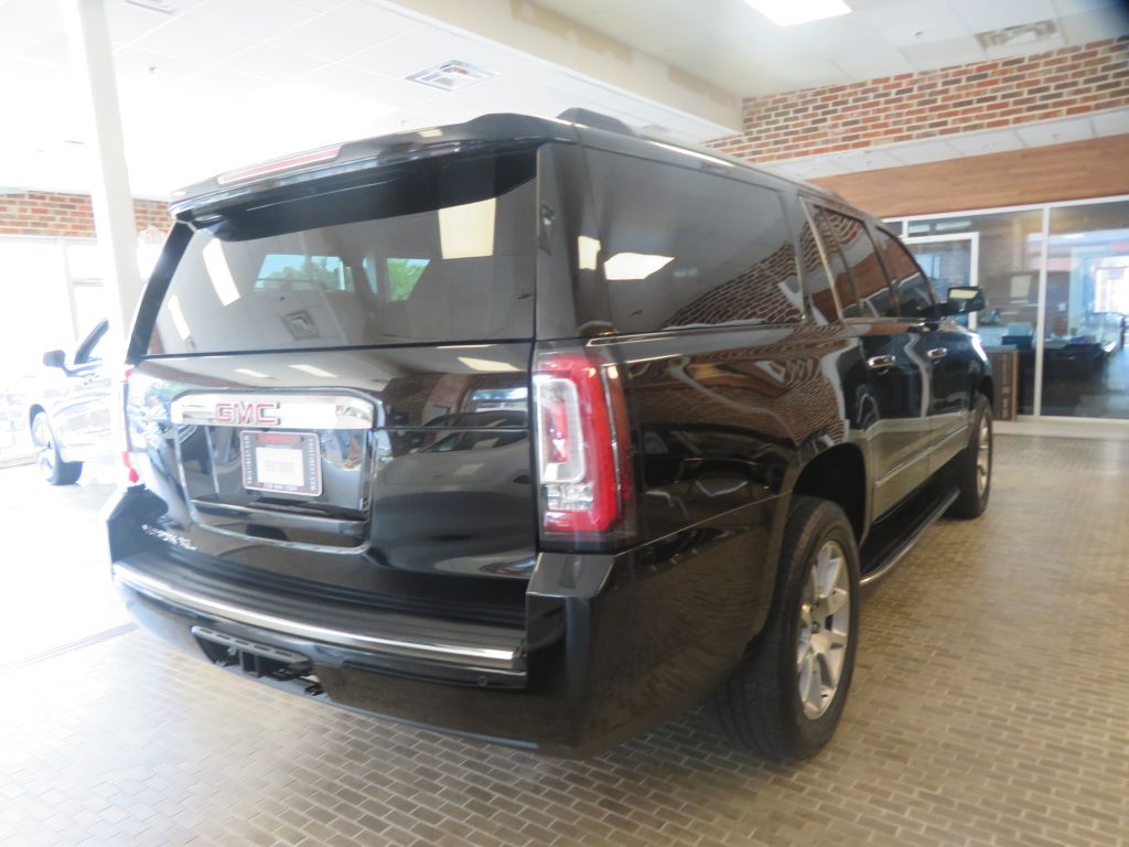 Photo 4 of this GMC YUKON XL