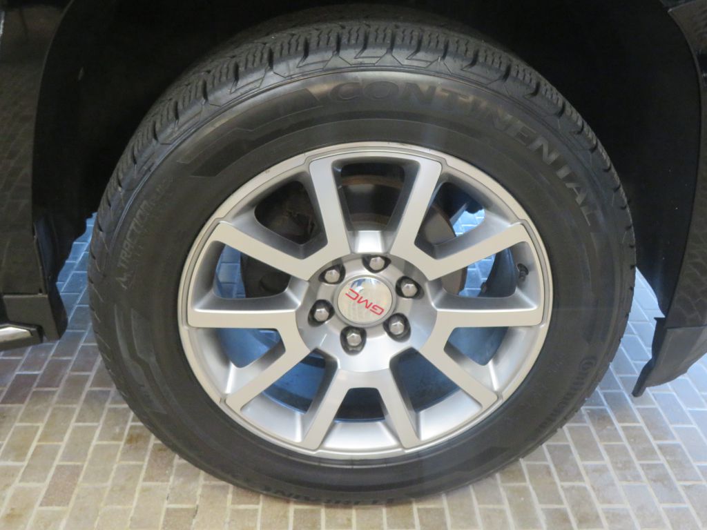 Photo 10 of this GMC YUKON XL
