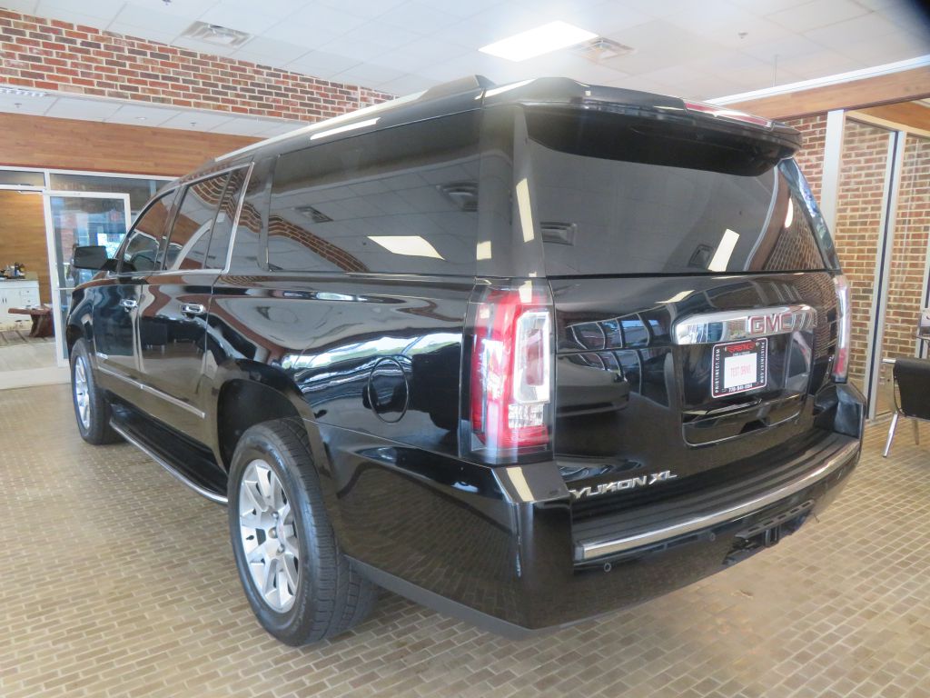 Photo 82 of this GMC YUKON XL