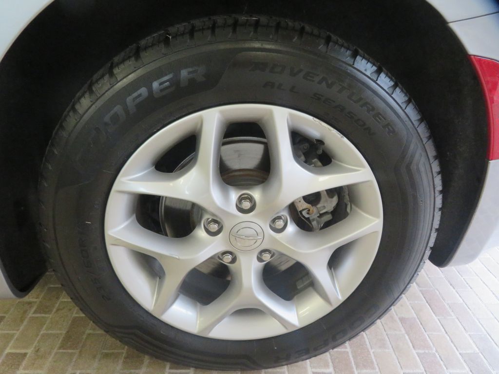 Photo 8 of this CHRYSLER PACIFICA