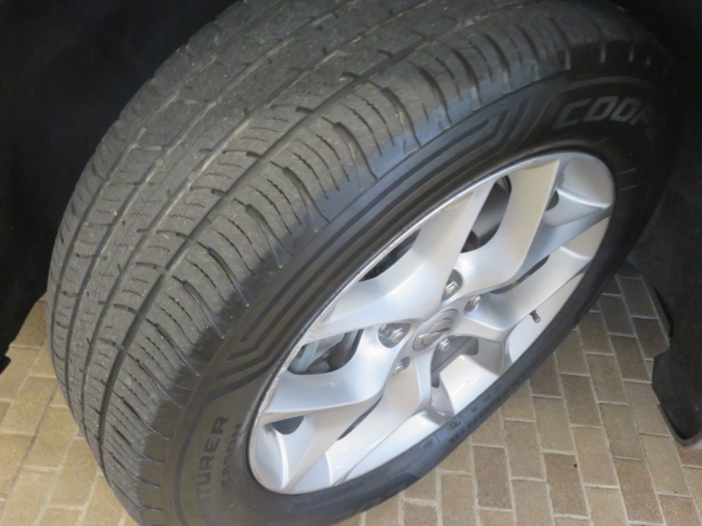 Photo 11 of this CHRYSLER PACIFICA